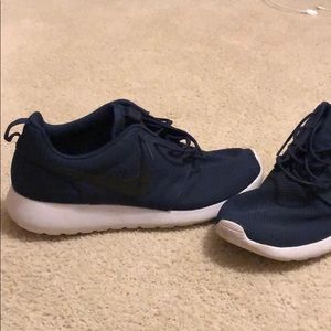 Nike Roshe Run 11.5